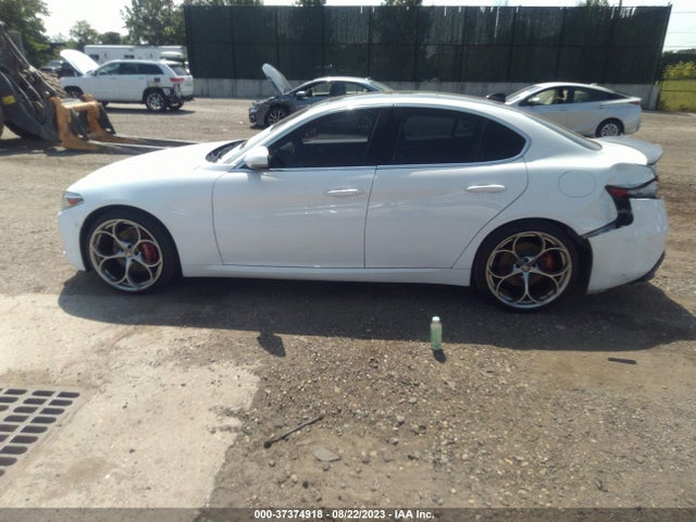 ZARFAEDN3H7560632 Alfa Romeo Giulia Awd
