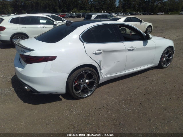 ZARFAEDN3H7560632 Alfa Romeo Giulia Awd