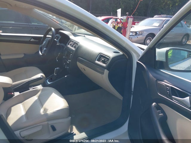 3VWLL7AJ7EM431893 Volkswagen Jetta Sedan Tdi W/premium