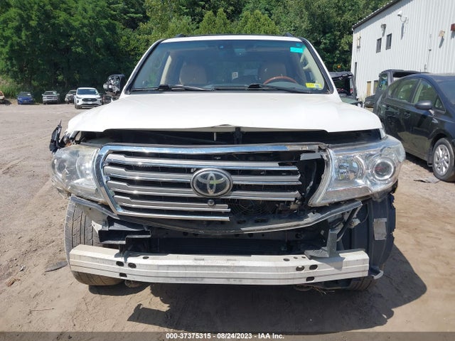 2014 Toyota Land Cruiser, VIN: JTMHY7AJ1E4023847