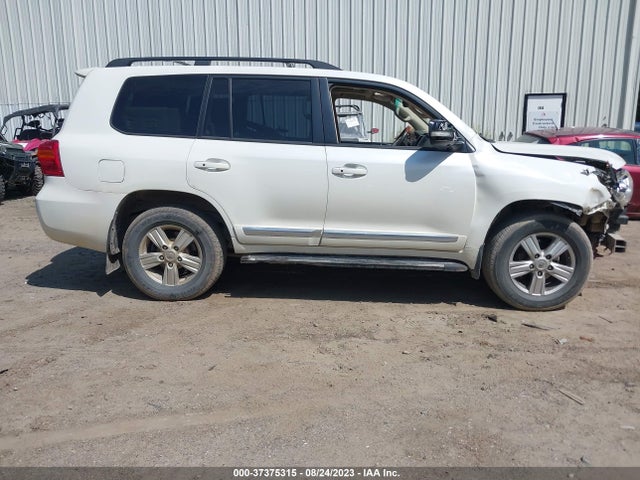 2014 Toyota Land Cruiser, VIN: JTMHY7AJ1E4023847
