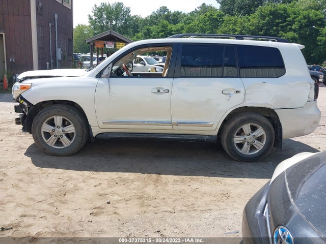 2014 Toyota Land Cruiser, VIN: JTMHY7AJ1E4023847