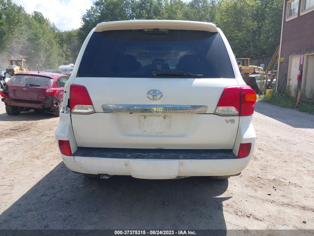 2014 Toyota Land Cruiser, VIN: JTMHY7AJ1E4023847