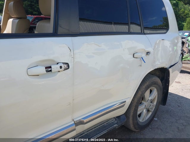 2014 Toyota Land Cruiser, VIN: JTMHY7AJ1E4023847