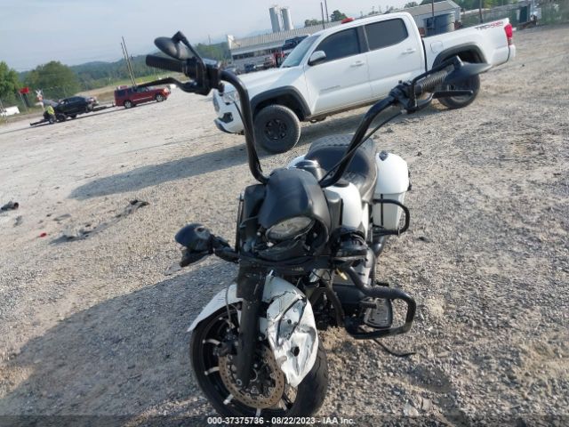 2019 INDIAN MOTORCYCLE CO. SPRINGFIELD 56KTHDAA5K3372238 Photo 4