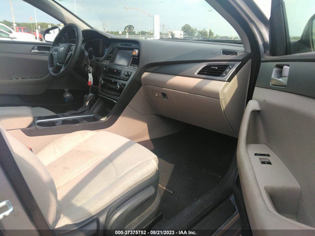 2016 HYUNDAI SONATA 2.4L SE VIN: 5NPE24AF5GH319269