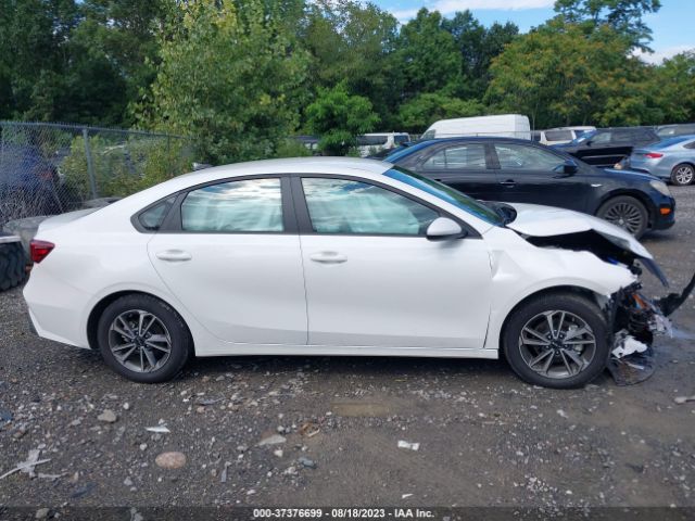 3KPF24AD5PE628313 KIA Forte Lxs