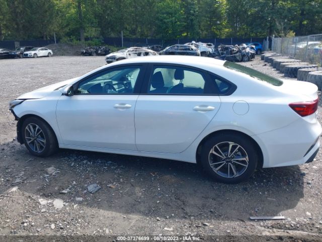 3KPF24AD5PE628313 KIA Forte Lxs