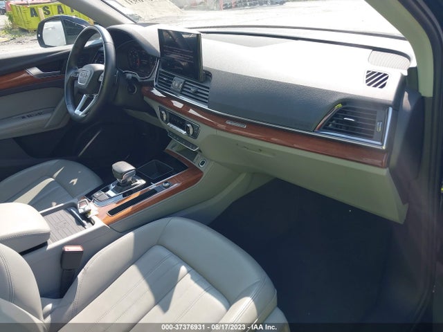 WA1BAAFYXM2105898 Audi Q5 Premium Plus