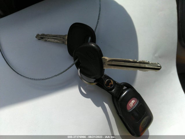 2007 KIA RONDO EX VIN: KNAFG526577045714