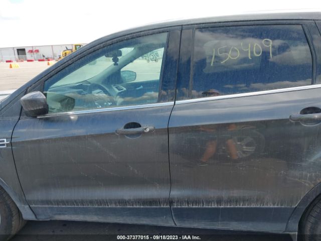 1FMCU9GX2FUC28457 Ford ESCAPE SE