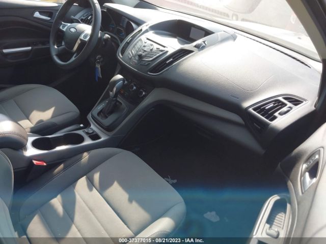 1FMCU9GX2FUC28457 Ford ESCAPE SE