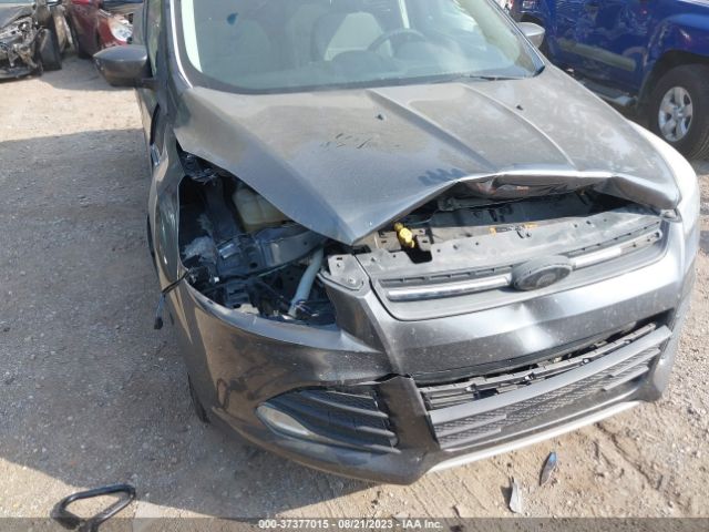 1FMCU9GX2FUC28457 Ford ESCAPE SE