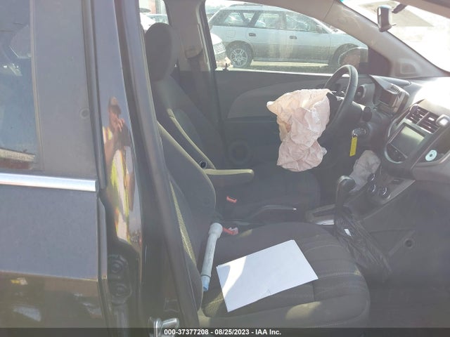 Chevrolet SONIC LT 2015 1G1JC5SB8F4127595 Image 5