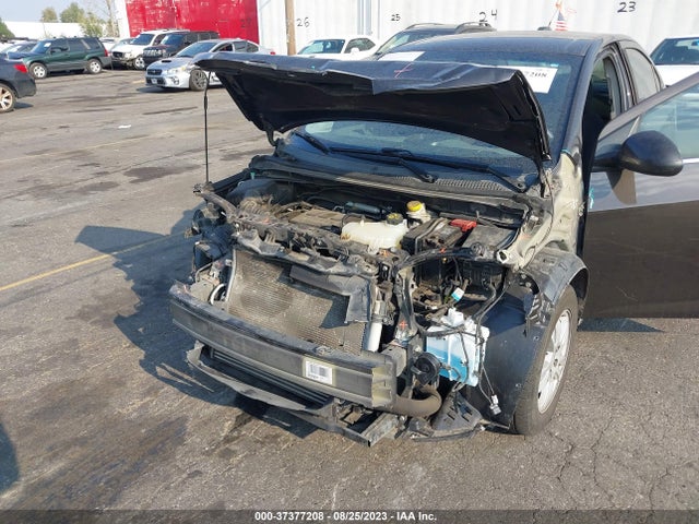 Chevrolet SONIC LT 2015 1G1JC5SB8F4127595 Image 6