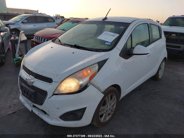 Chevrolet SPARK LS 2014 KL8CB6S97EC531152 Image 2