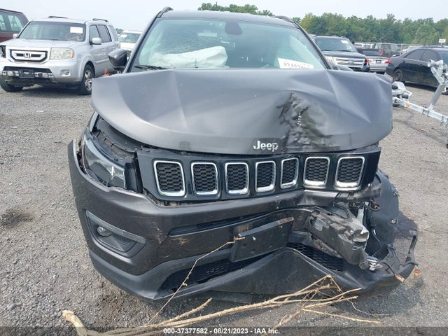 Jeep Compass Latitude 2018 3C4NJDBB3JT481102 Image 12
