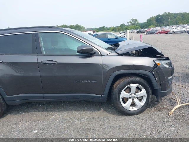 Jeep Compass Latitude 2018 3C4NJDBB3JT481102 Image 13