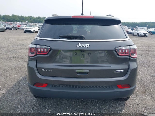 Jeep Compass Latitude 2018 3C4NJDBB3JT481102 Image 16