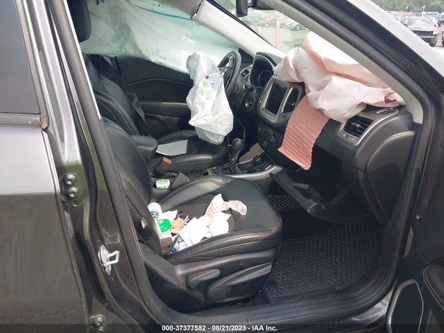 Jeep Compass Latitude 2018 3C4NJDBB3JT481102 Image 5