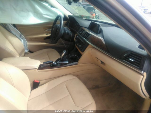 WBA3B1C5XEK132518 BMW 3 Series 320i