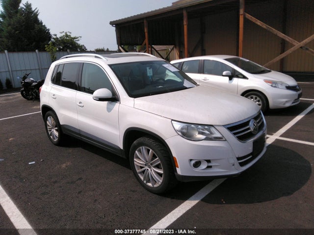 37377745 :رقم المزاد ، WVGBV7AX1BW518788 vin ، 2011 Volkswagen Tiguan Se 4motion Wsunroof & مزاد بيع