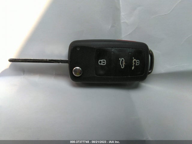 37377745 :رقم المزاد ، WVGBV7AX1BW518788 vin ، 2011 Volkswagen Tiguan Se 4motion Wsunroof & مزاد بيع
