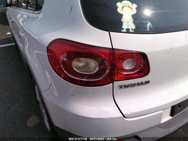 37377745 :رقم المزاد ، WVGBV7AX1BW518788 vin ، 2011 Volkswagen Tiguan Se 4motion Wsunroof & مزاد بيع