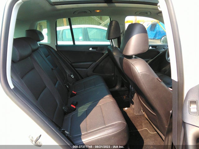 37377745 :رقم المزاد ، WVGBV7AX1BW518788 vin ، 2011 Volkswagen Tiguan Se 4motion Wsunroof & مزاد بيع