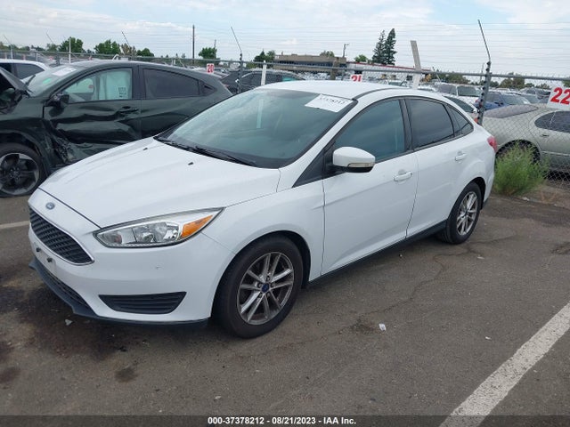 Ford FOCUS SE 2015 1FADP3F21FL317032 Image 2