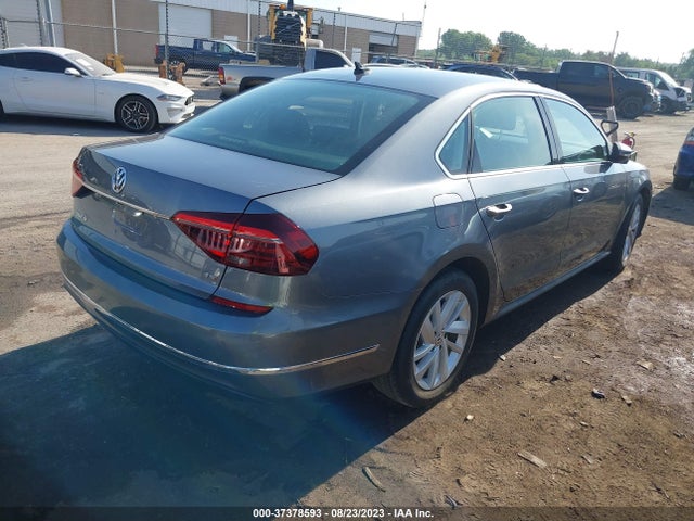 1VWBA7A32JC050208 Volkswagen Passat 2.0t Se