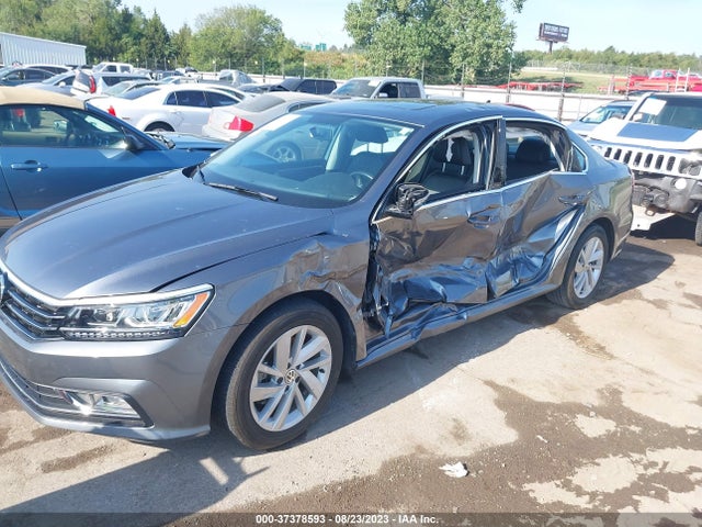 1VWBA7A32JC050208 Volkswagen Passat 2.0t Se