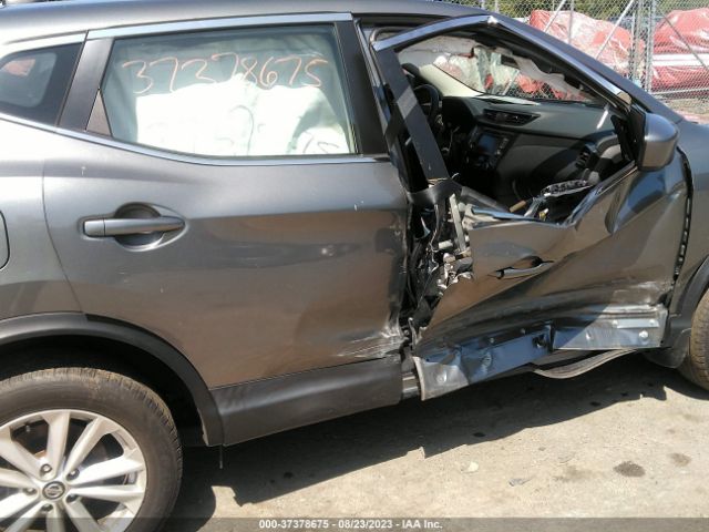 JN1BJ1CR6KW352072 Nissan Rogue Sport S