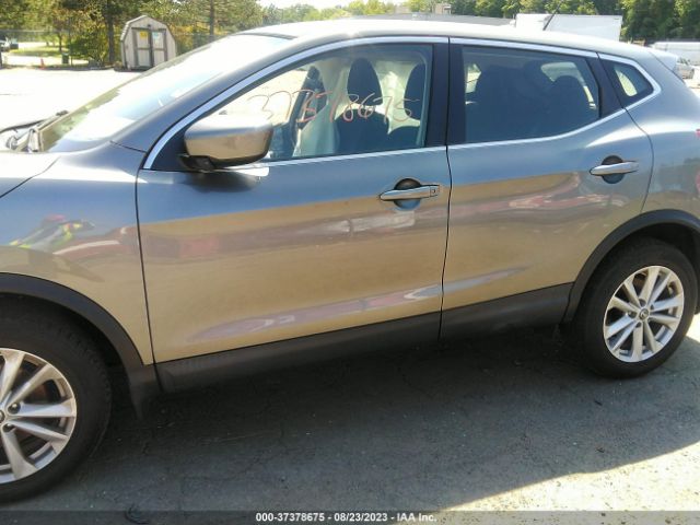 JN1BJ1CR6KW352072 Nissan Rogue Sport S