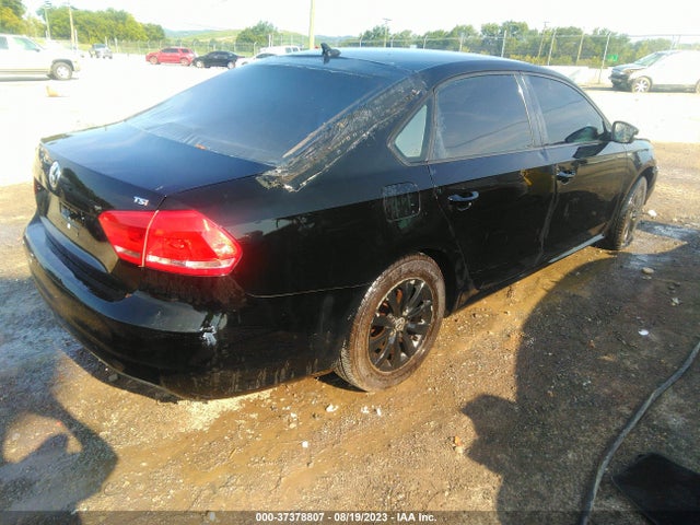 1VWAT7A35FC039782 Volkswagen Passat 1.8t Wolfsburg Ed