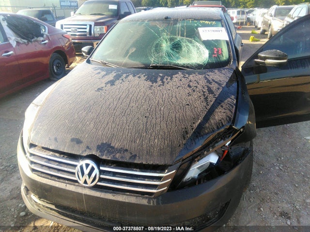 1VWAT7A35FC039782 Volkswagen Passat 1.8t Wolfsburg Ed
