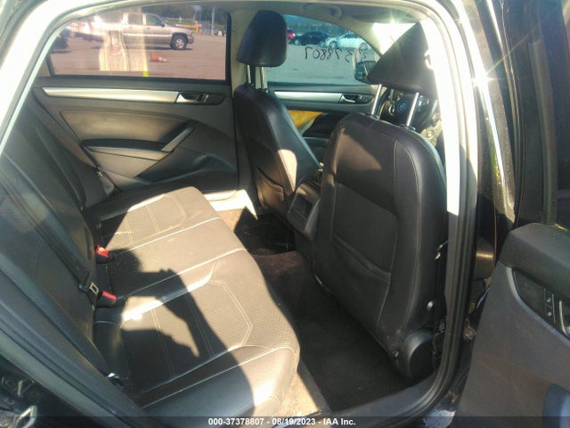 1VWAT7A35FC039782 Volkswagen Passat 1.8t Wolfsburg Ed