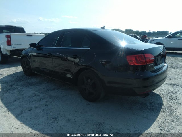 3VWD17AJ2EM398439 Volkswagen Jetta Sedan Se W/connectivity