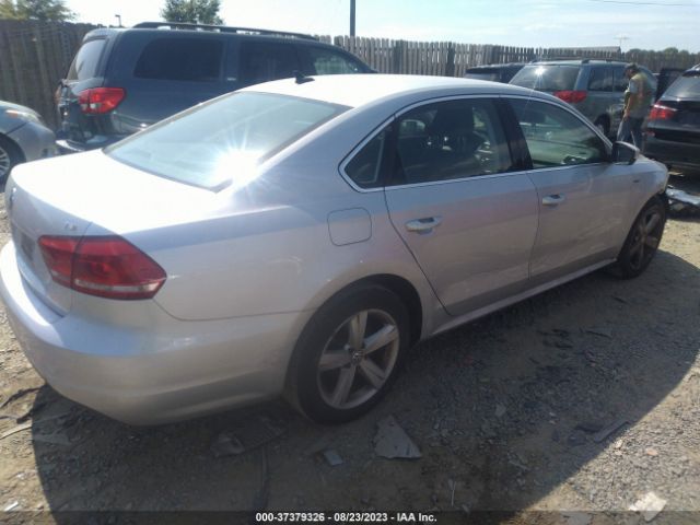 1VWAT7A31FC115904 Volkswagen Passat 1.8t Limited Edition