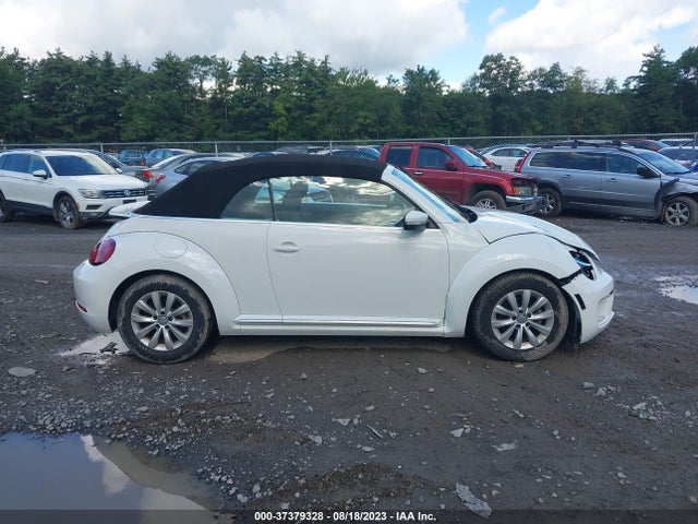 2018 Volkswagen Beetle, VIN: 3VW5DAAT2JM502321