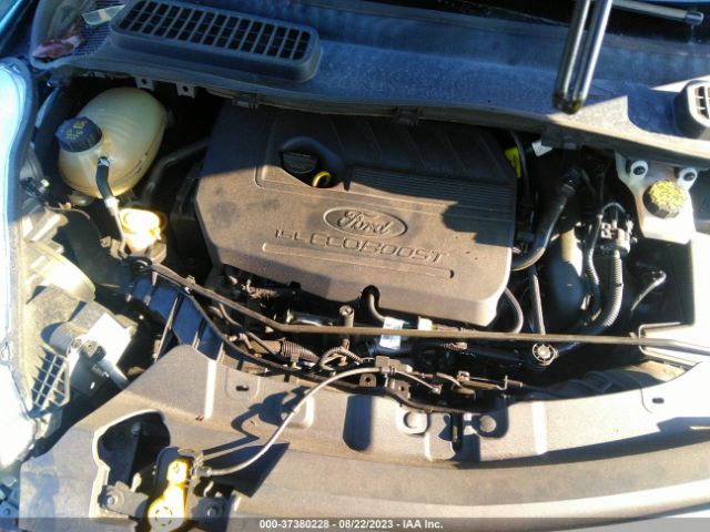 1FMCU0GD4HUC68303 Ford ESCAPE SE