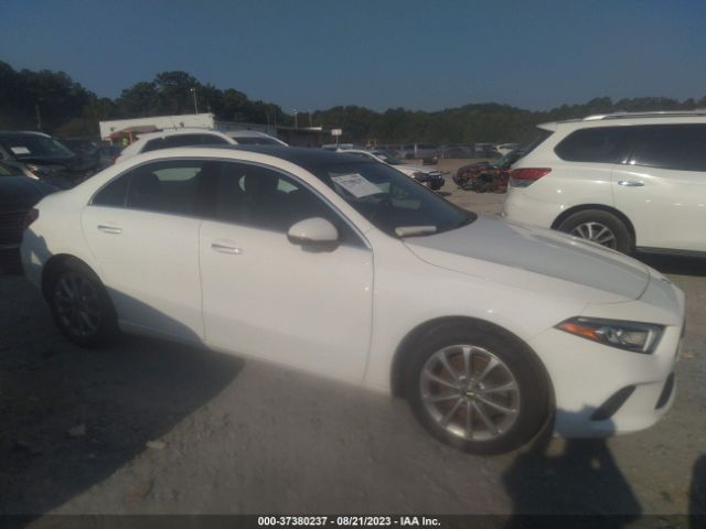 WDD3G4FB0KW002572 Mercedes-Benz A-class A 220
