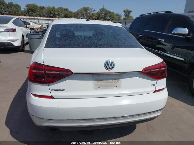 1VWAT7A33HC080933 Volkswagen Passat 1.8t S