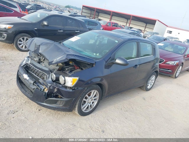 Chevrolet SONIC LT 2015 1G1JC6SB0F4141514 Image 2