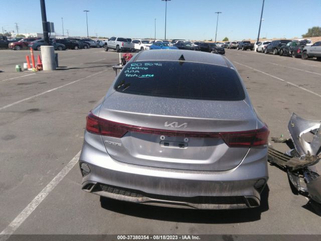 3KPF24AD7PE604997 KIA Forte Lxs