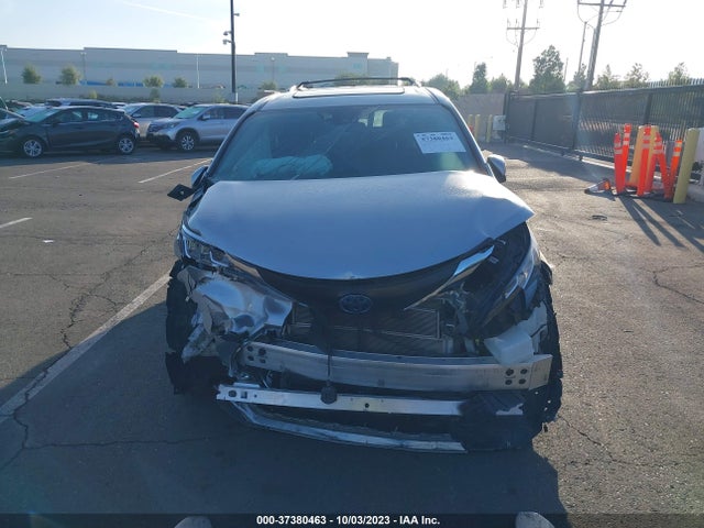 Toyota SIENNA XLE 2021 5TDYRKEC6MS043042 Image 4