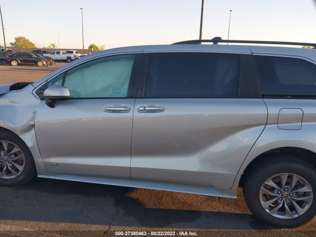 Toyota SIENNA XLE 2021 5TDYRKEC6MS043042 Image 6