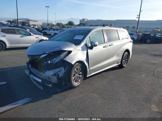 Toyota SIENNA XLE 2021 5TDYRKEC6MS043042 Image 2