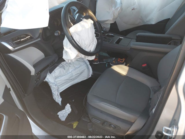 Toyota SIENNA XLE 2021 5TDYRKEC6MS043042 Image 11