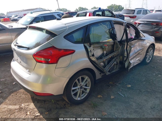 Ford FOCUS SE 2016 1FADP3K25GL266707 Image 4